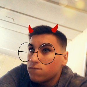 Meet your Posher, Nico